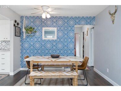 3053 Hemlock St, Longview, WA 98632 - photo 7