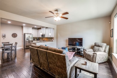 4665 Dozier Rd unit C, Carrollton, TX 75010 - photo 4