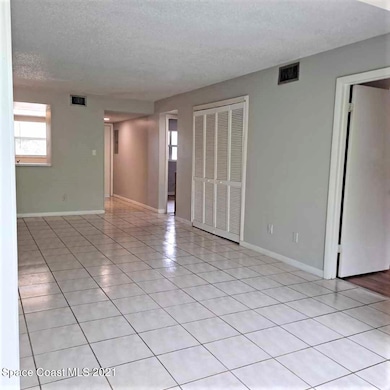 Catalina 204 - Living Room 2