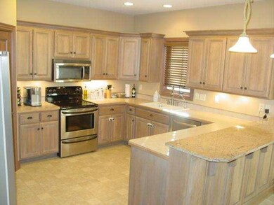 149 N Superior Ave unit Shadow Lakes, Warsaw, IN 46582 - photo 3