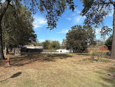 701 NE 4th St, Wagoner, OK 74467 - photo 2