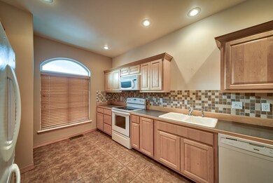 802 Jeremy Ct, Cody, WY 82414 - photo 3