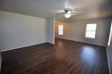 110 Hall St, Weatherford, TX 76088 - photo 3