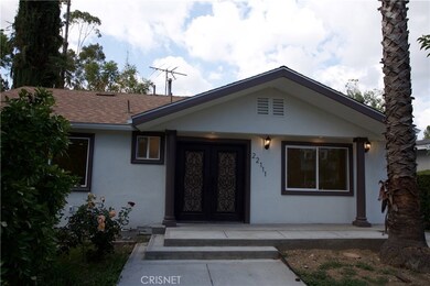 22111 Viscanio Rd, Woodland Hills, CA 91364 - photo 2