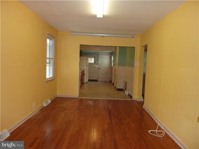 17 Nicholson Rd, Mount Ephraim, NJ 08059 - photo 2