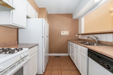 1918 Carousel Ct, Joliet, IL 60435 - photo 4