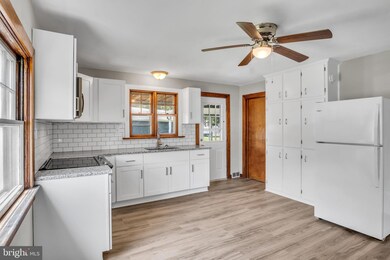 101 E Perry St, Enola, PA 17025 - photo 4