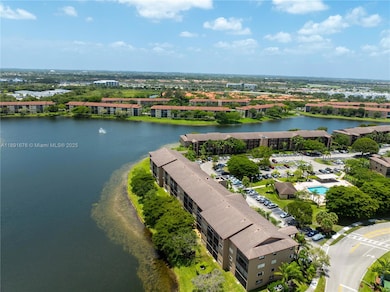 Plymouth at Century Village unit 309A, Pembroke Pines, FL 33027 - photo 5
