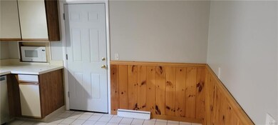 Eat-In Kitchen