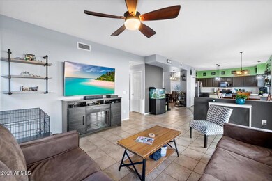 06-Family Room