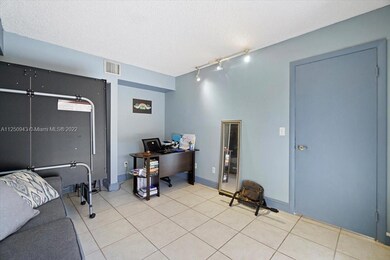 932 SW 118th Terrace, Davie, FL 33325 - photo 6