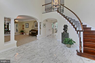 15408 Kentwell Cir, Centreville, VA 20120 - photo 3