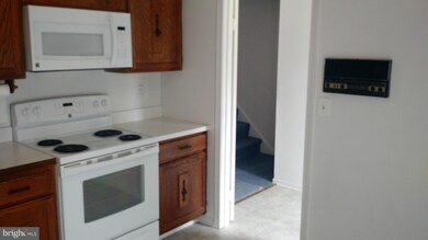 14807 Belle Ami Dr, Laurel, MD 20707 - photo 7