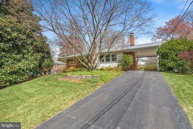 902 Neal Dr, Alexandria, VA 22308 - photo 2