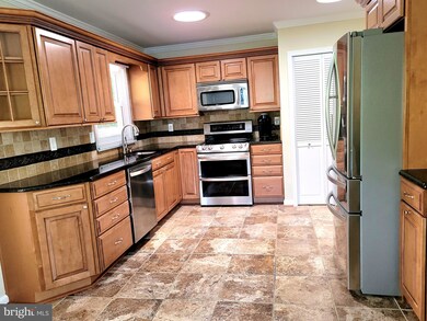 2512 Tabor Ct, Woodbridge, VA 22191 - photo 5