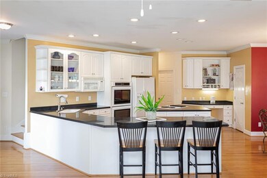 5202 Hayward Dr, Greensboro, NC 27406 - photo 7