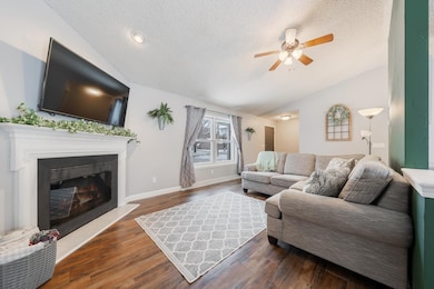 3248 S Blue Spruce Ln, Appleton, WI 54915 - photo 3