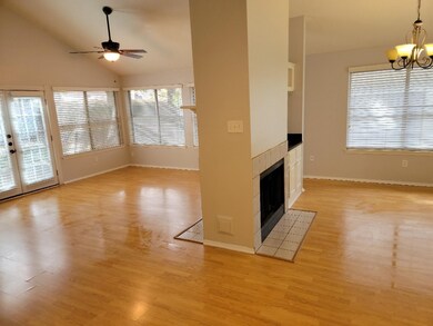 8610 Lake Crystal Dr, Houston, TX 77095 - photo 4