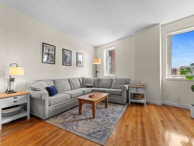 19 Wiget St unit 505, Boston, MA 02113 - photo 3