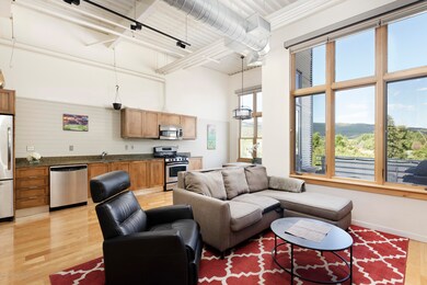 231RobinsonUnit310_HiRes_200806004