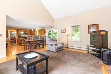 11 Lantern Ln, Londonderry, NH 03053 - photo 5