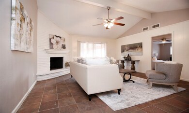 5915 Victory Dr, Houston, TX 77088 - photo 5