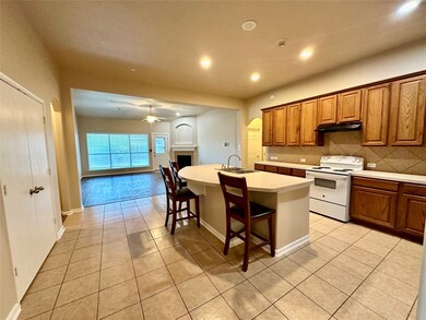 Large counter space to eat