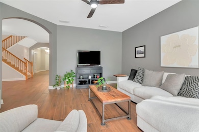 31241 Kirkshire Ct, Wesley Chapel, FL 33543 - photo 3