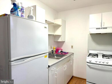 31 E Logan Ave unit 3RD FLOOR, Glenolden, PA 19036 - photo 3