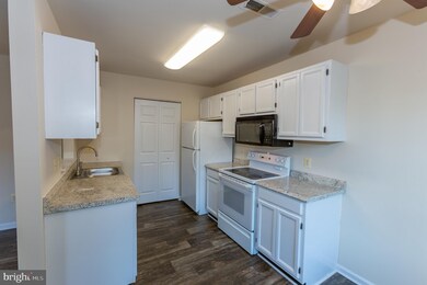 11167 Sussex Ct, Fredericksburg, VA 22407 - photo 7