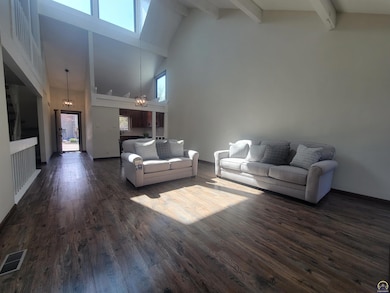 73 SW Pepper Tree Ln, Topeka, KS 66611 - photo 5