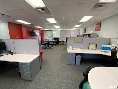 4436 N Brady St unit 102, Davenport, IA 52806 - photo 5