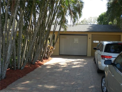 106 Lake Huntley Dr, Lake Placid, FL 33852 - photo 2