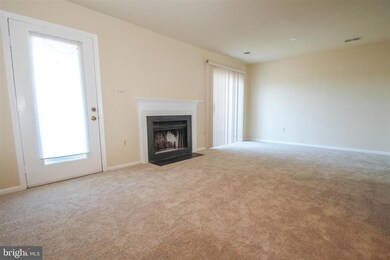 300D Locust St SE unit 6, Vienna, VA 22180 - photo 6
