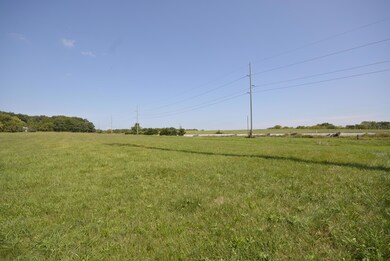 606 N Water St, Wapakoneta, OH 45895 - photo 2