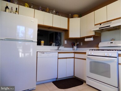 703 Briarwood Ct unit 703, Sewell, NJ 08080 - photo 3