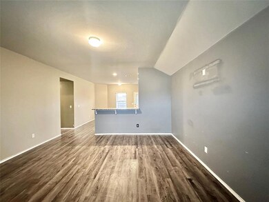 1914 Oak Tree Ct, Shawnee, OK 74804 - photo 4