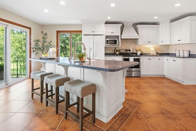 Lakeview Kitchen