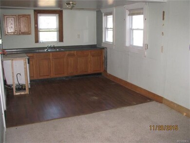 Eat-in Kitchen