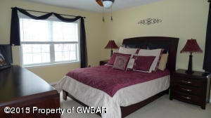 204 Snow Valley Cir unit 1, Drums, PA 18222 - photo 4
