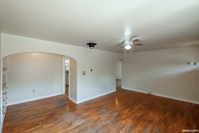 1073 13th Ave SW, Albany, OR 97321 - photo 3