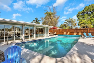 4315 Royal Palm Dr, Bradenton, FL 34210 - photo 2