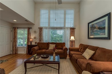 63 Chestnut Ln, Hendersonville, NC 28792 - photo 2