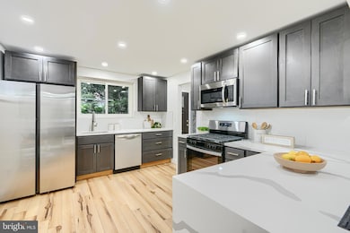 6112 Chinquapin Pkwy, Baltimore, MD 21239 - photo 5