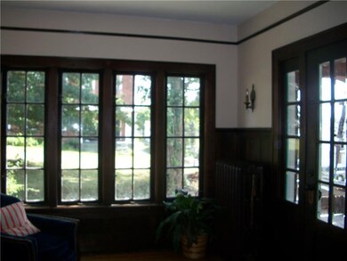 Large foyer entry