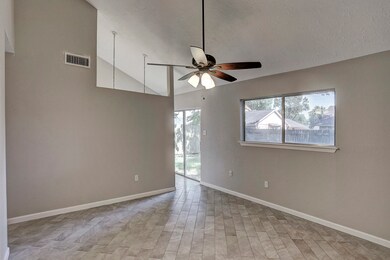 8414 Gulf Spring Ln, Houston, TX 77075 - photo 7