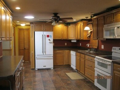 12 John Dr, West Springfield, MA 01089 - photo 6