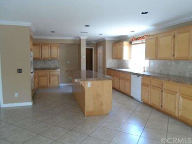 Granite counter tops and large open kitchen. Lots 