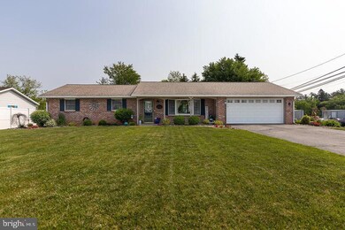 15 Jackson Dr, Chambersburg, PA 17201 - photo 2