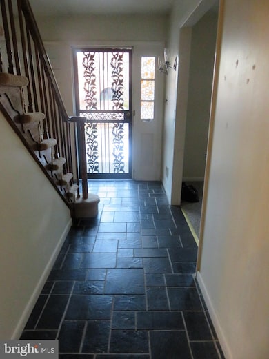 628 Delaware St, New Castle, DE 19720 - photo 3